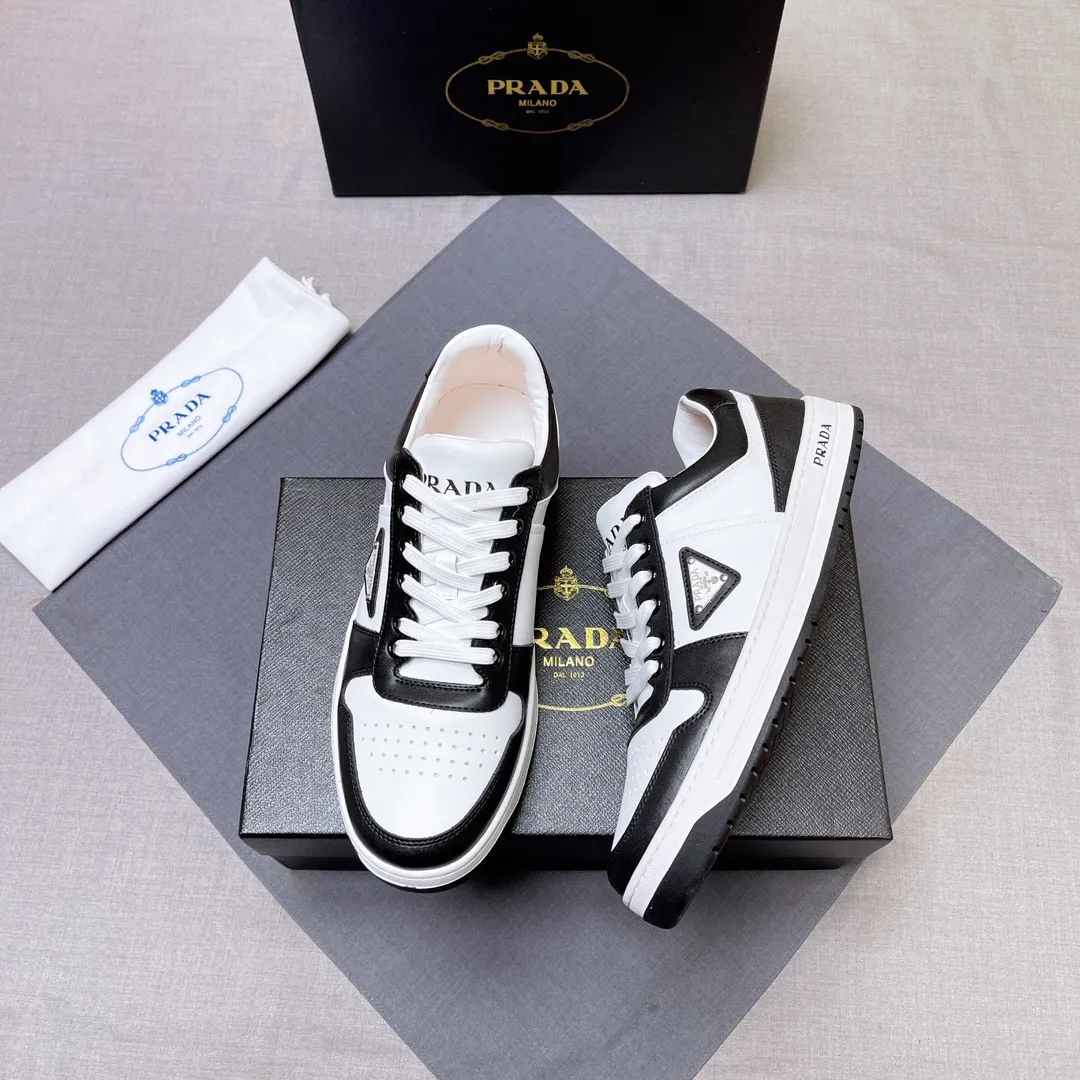 P380 Prada Prada's new men's leather sneakers, the highest version on the market, any comparison is welcome🆚! The original leather has excellent texture and is super high-end! Fetal sheep net lining imported from Italy, removable pad! Luxurious materials and fine workmanship, highly recommended! Code number 38-45 No. 058